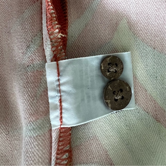 Mens Tommy Bahama M like new - Picture 9 of 9